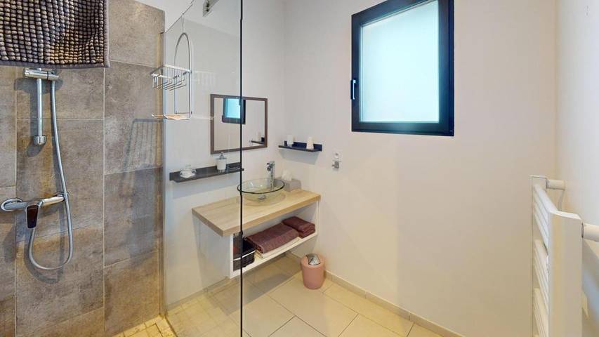 Chambre d’hôte pour 2 personnes, avec piscine et jardin ainsi que sauna et jacuzzi à Lorgues - 2