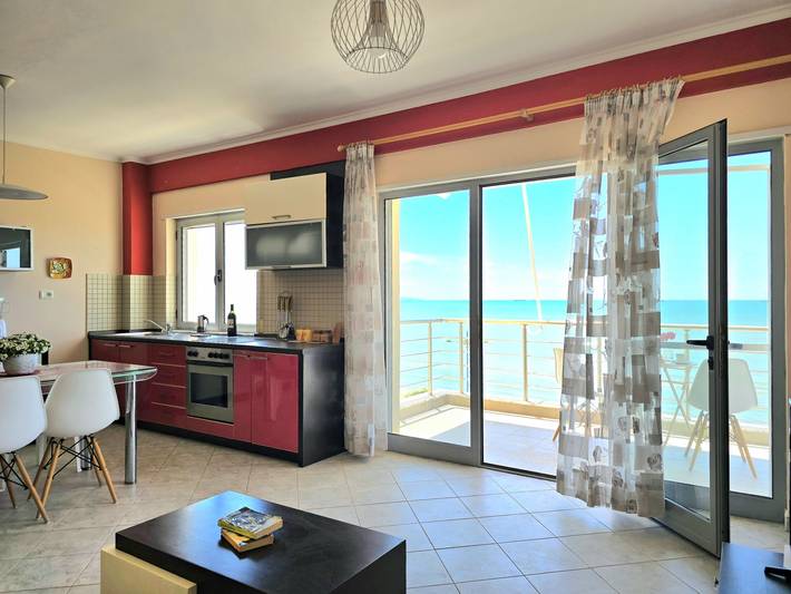 Ganze Wohnung, Ferienwohnung für 4 Personen mit Balkon in Durrës, Albanien