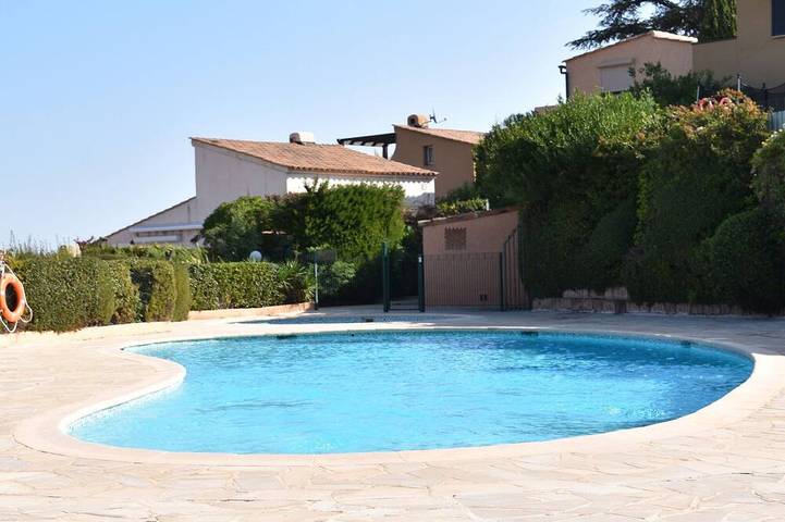 Ferienhaus für 6 Personen, mit Garten und Balkon sowie Pool in Théoule-sur-Mer