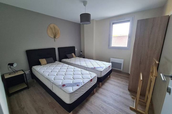 Gîte pour 4 personnes, avec terrasse ainsi que jardin et piscine à Saint-Léon-sur-Vézère - 4