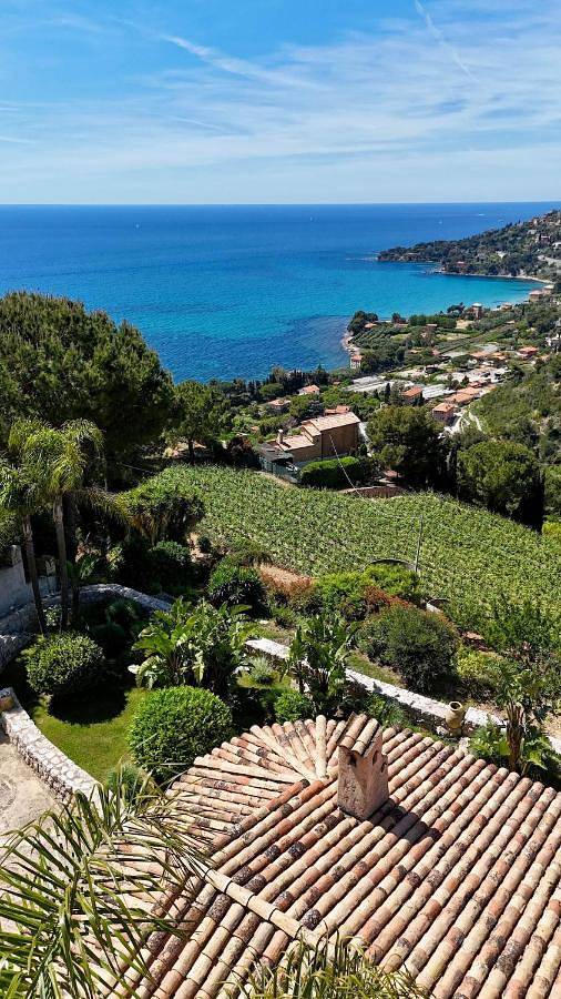Villa Maria Pia 3Br 2Ba Private Beach Parking in Latte (Ventimiglia), Ventimiglia
