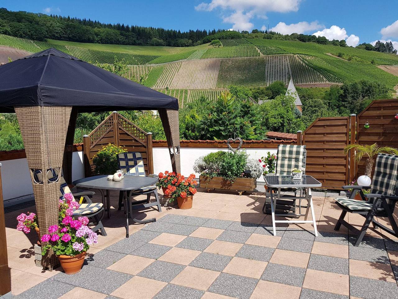 Ganze Ferienwohnung, Ferienwohnungen Wilhelmi - Ferienwohnung 1 in Saarburg, Landkreis Trier-Saarburg