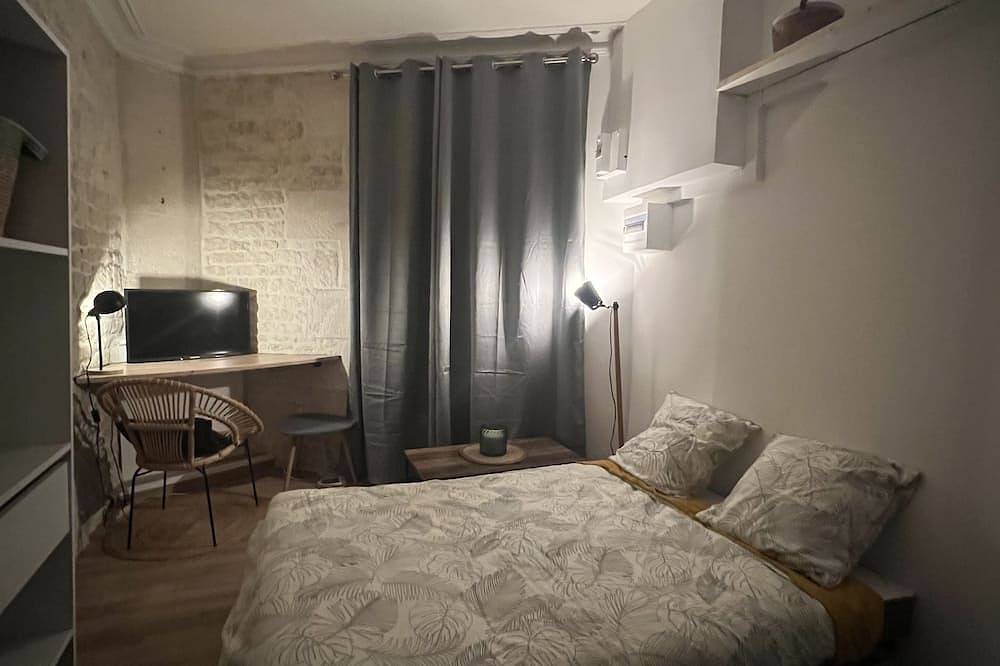 Entire apartment, Le Bjorn - Cosy T1 refurbished - Centre in Niort, Niort region
