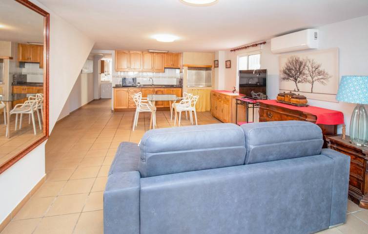 Apartamento vacacional entero, Apartamento con terraza y WiFi cerca de Platja de Terranova in Oliva, Costa de Valencia