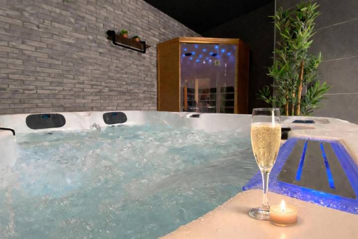 Appartement de vacances pour 2 personnes, avec sauna ainsi que jacuzzi et jardin