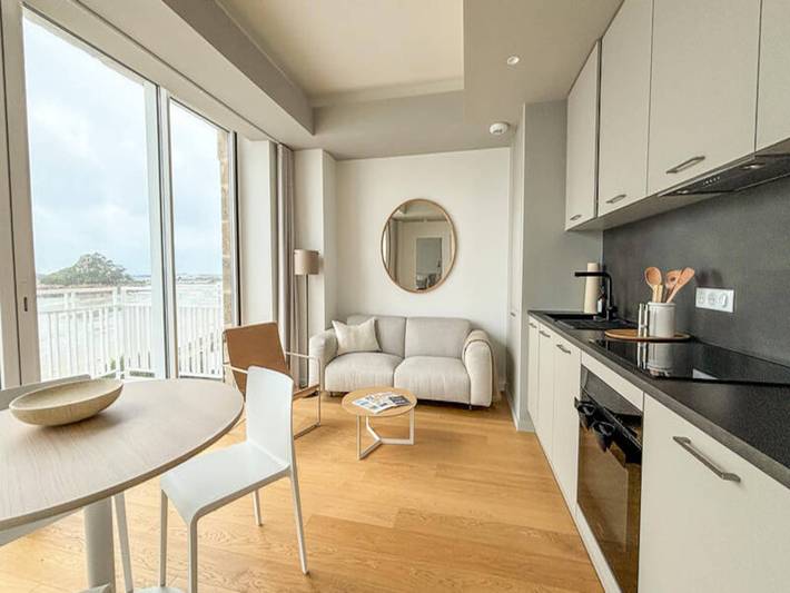 Location de vacances pour 2 personnes, avec piscine et jardin dans Plage Tresmeur - 3