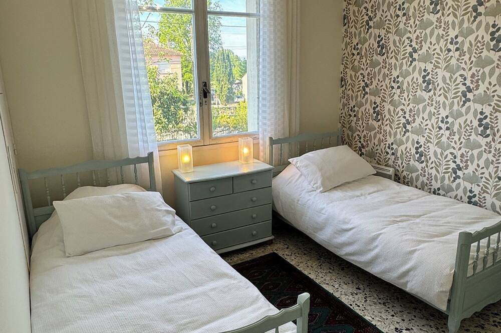 Apartamento entero, Cosy 3 bedrooms near bars and restaurants near medieval villages 5 min to Lot in Allez-et-Cazeneuve, Región de Villeneuve-sur-Lot