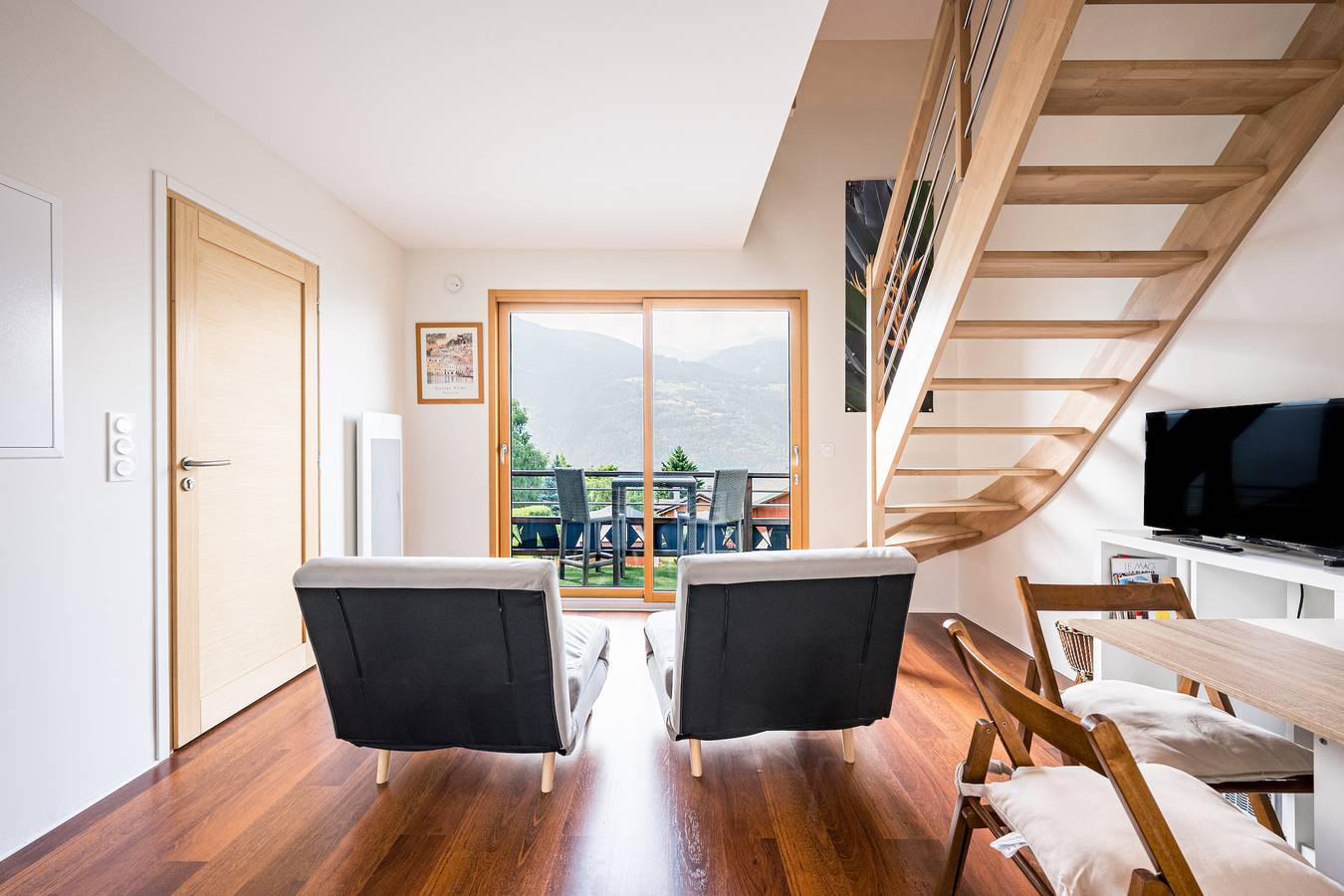 Entire apartment, Apartment 'La Côte D'Aime 44m2' with Mountain View, Shared Terrace and Wi-Fi in La Côte-d'Aime, Massif du Mont-Blanc