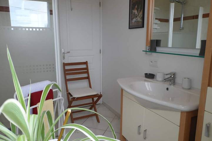 Gîte pour 6 personnes, avec jardin à Portbail - 4