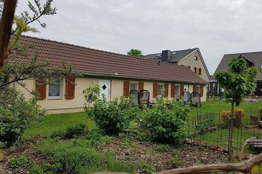 Ganze Wohnung, Apartment 1, komb Wohn- Schlafraum, Küche, Du/Wc, Terrasse - Spreewald in Byhleguhre, Byhleguhre-Byhlen