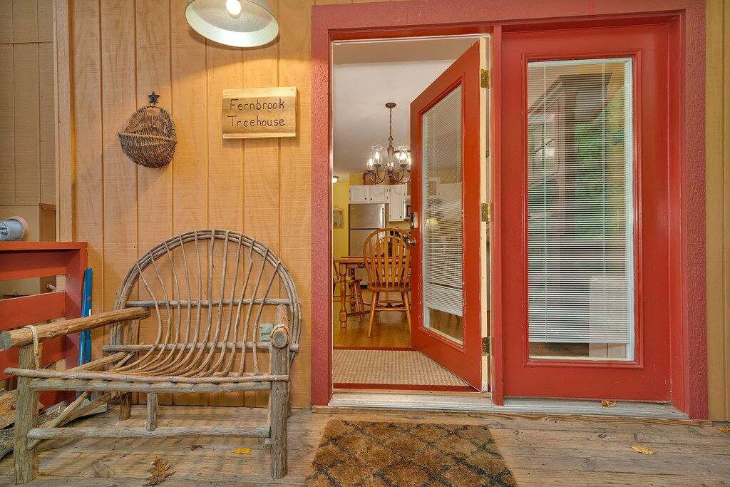 Fernbrook Baumhaus - gemütlich, sauber, Whirlpool, Wifi, Zentralheizung & Luft, A + Bewertungen in Blue Ridge Parkway, Cataloochee Valley