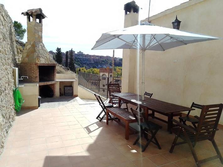 Apartamento para 10 personas, con Balcón y Terraza además de Jardín y Vistas en Teruel