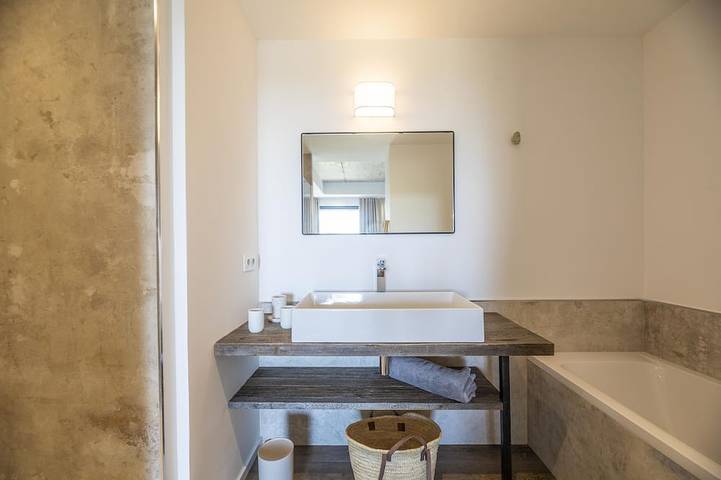 Gîte pour 9 personnes, avec sauna ainsi que jardin et piscine dans Plage de Fautea - 4