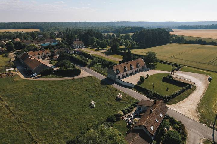 Gîte pour 12 personnes, avec jardin et jacuzzi dans Marne