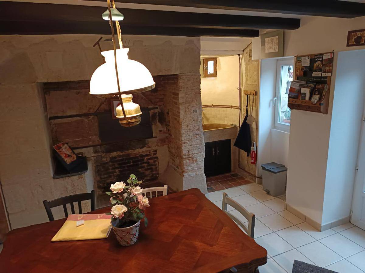 Two-Bedroom House in Doué-la-Fontaine, Vallée de la Loire