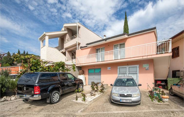 Gemütliche 100 m² große Wohnung in der Nähe der Küste und des Stadtzentrums mit Terrasse und Parkplatz in Peračko Blato, Dubrovnik-Neretva