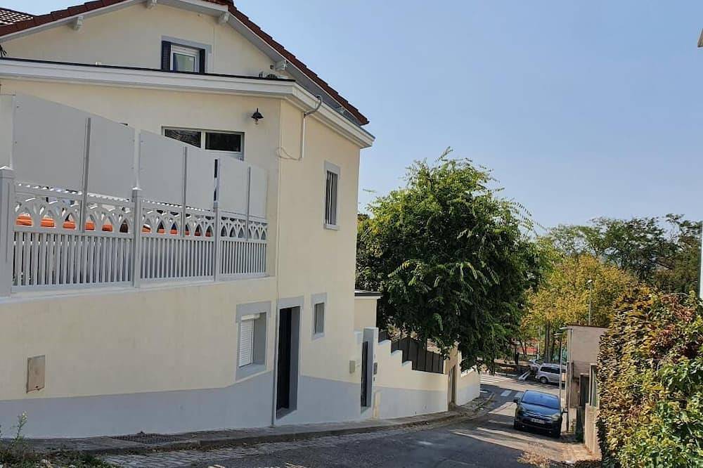 Apartamento entero, Stop Chez M Select Street! Quality Comfort Simplicity! in Saint-Genis-Laval, Ródano