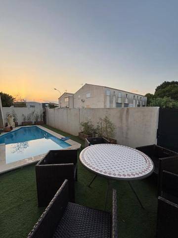 Appartement de vacances pour 3 personnes, avec terrasse et piscine