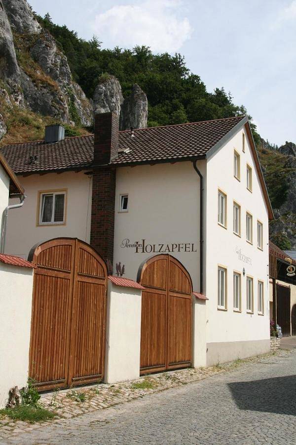 Pension Holzapfel - Doppelzimmer mit Wlan, 16qm in Essing, Altmühltal
