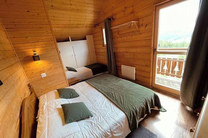 Chalet pour 13 personnes, avec piscine ainsi que sauna et jardin dans La Joue du Loup - 2