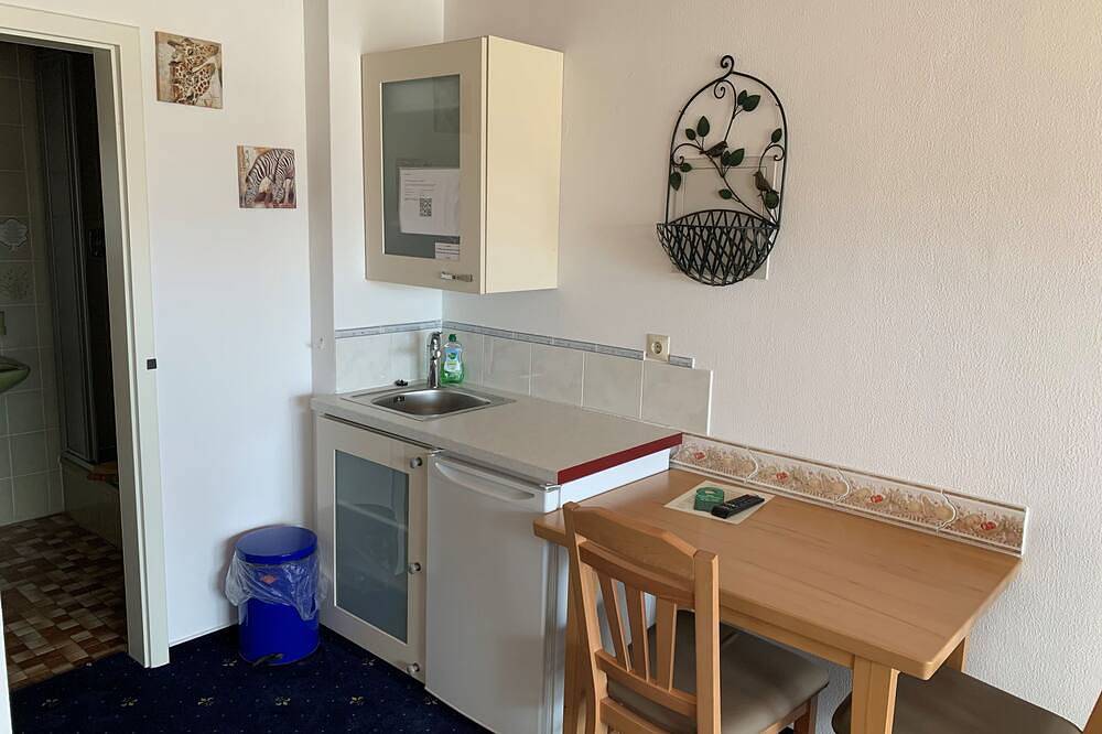 Doppelzimmer 8, mit Balkon - Gästehaus am Lindenweg in Meersburg, Region Bodensee-Oberschwaben