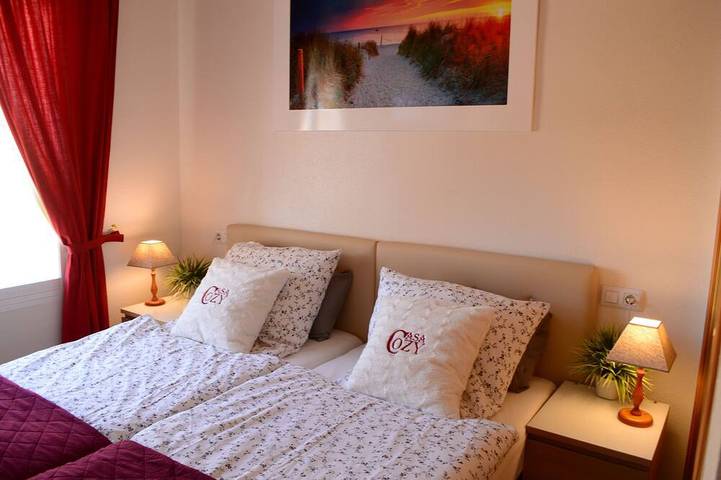 Casa Cosy: Una villa privada de 2 dormitorios y piscina para sus vacaciones. in Mazarron Country Club, Mazarrón