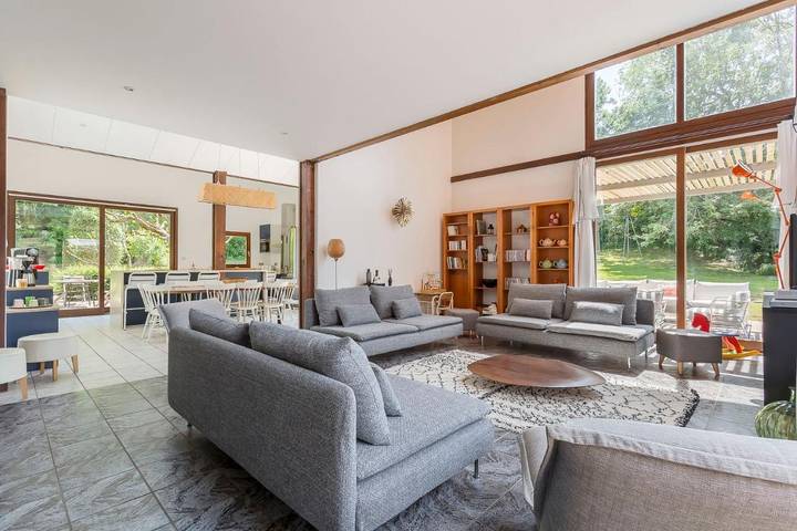 Villa pour 13 personnes, avec jardin et terrasse ainsi que piscine et vue dans l' Isère - 3