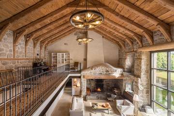 Location de vacances pour 20 personnes, avec vue et jardin, adapté aux familles à Le Chambon-sur-Lignon