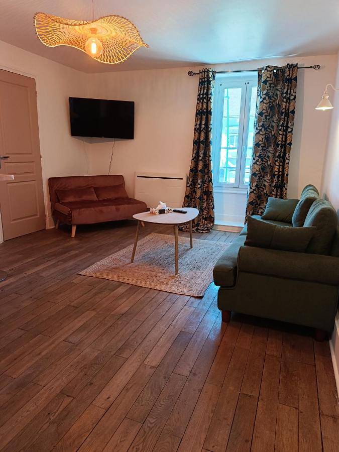 Appartement entier, Appartement Refait a neuf avec accès au jardin , local vélo et Wifi in La Machine, Nièvre