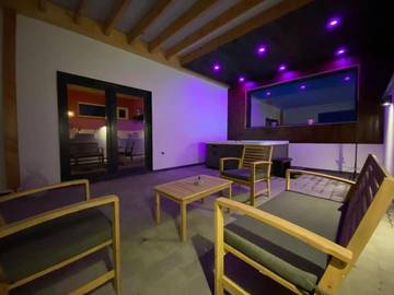 Gîte pour 4 personnes, avec terrasse et jacuzzi à Dalhem