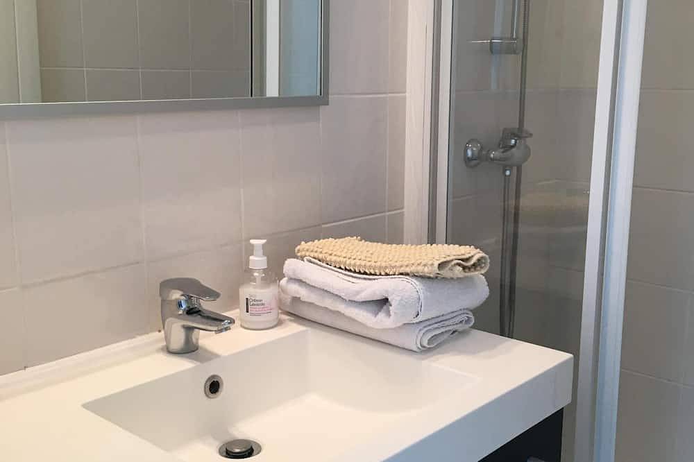 Appartement entier, Les Pieds Dans L'Eau in Le Bourget-du-Lac, Région de Chambéry