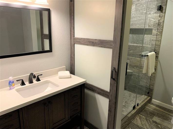 Vacation rental for 13 people, with terrace and hot tub in Anaheim