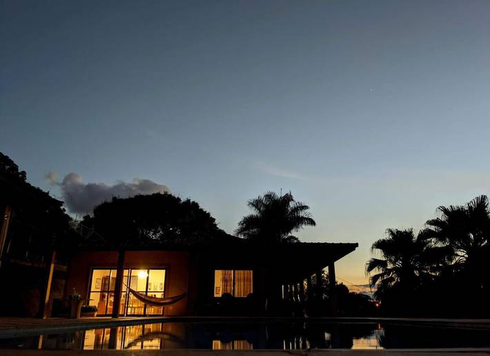 Casas e apartamentos de temporada para 11 pessoas, com vista e piscina e ainda jardim em Serra Negra