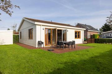 Chalet für 8 Personen, mit Garten und Terrasse in Wervershoof