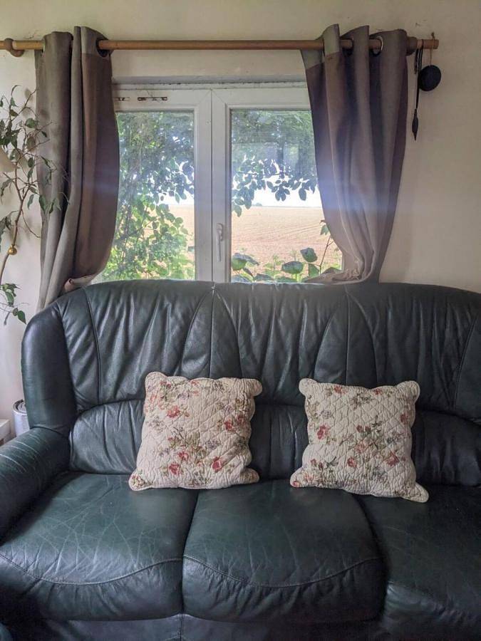 Gîte pour 3 personnes, avec terrasse ainsi que jardin et vue à Donnay - 3