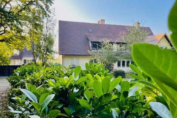 Location de vacances pour 15 personnes, avec jardin et sauna à Mézy-sur-Seine