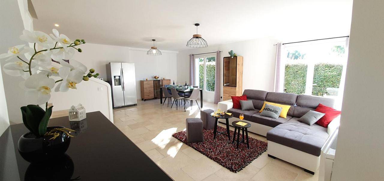 Three-Bedroom House in Saint-Cannat, Région d'Aix-en-Provence