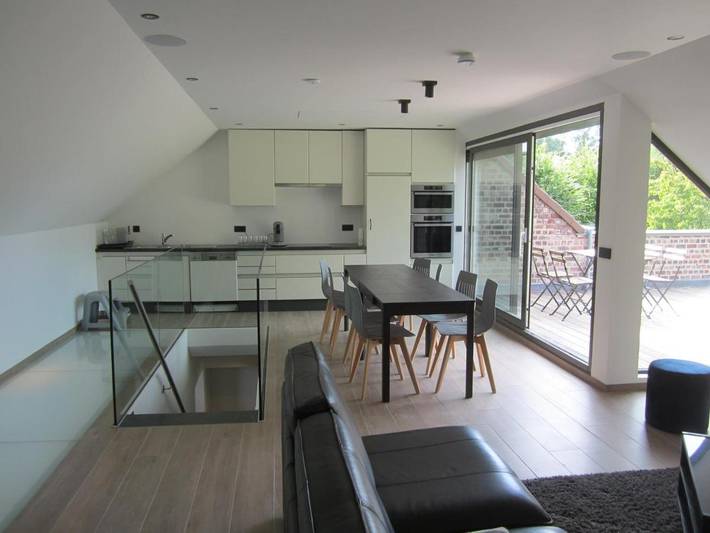 Location de vacances pour 8 personnes, avec Balcon et Terrasse ainsi que Jardin et Vue à Leeuw-Saint-Pierre