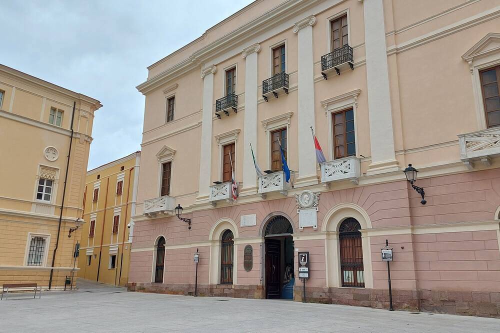 Appartamento intero, Appartamento Vacanze il Filadelfo a pochi chilometri dal mare in Iglesias Centro, Iglesias
