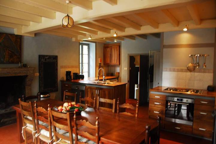 Gîte pour 13 personnes, avec jardin ainsi que jacuzzi et piscine à La Caillère-Saint-Hilaire - 2