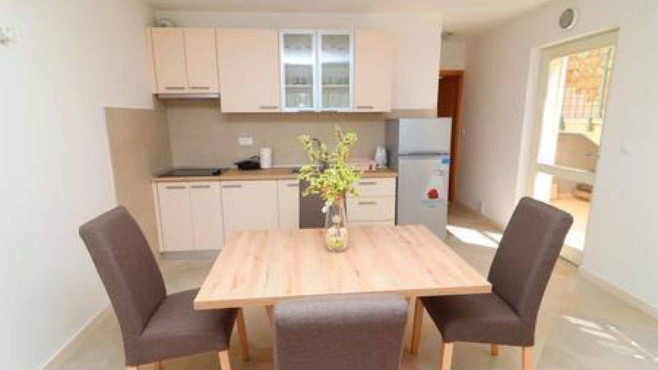 Ganze Ferienwohnung, Ferienwohnung für 4 Personen mit Terrasse in Trstenik, Peljesac