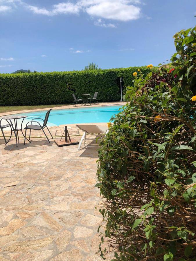 Appartement de vacances pour 3 personnes, avec jardin et sauna ainsi que jacuzzi et piscine