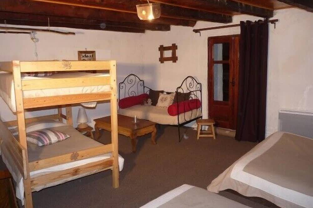 Entire apartment, Allemont Chalet Olle 72 m2 Oisans Vaujany Alpe d'Huez 8 or 16 couchag in Allemond, Écrins National Park