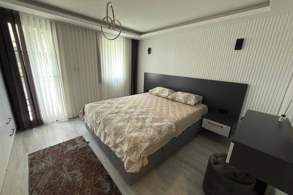 Luxury Beachfront Villa John – Steps from the Sea in Kusadasi, Tyrkiske Ægæer