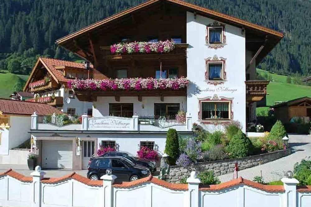 \"Herzblatt\"-Fewo, Dusche, Wc, Komfort - Landhaus Notburga in Stubaier Alpen, Gries im Sellrain