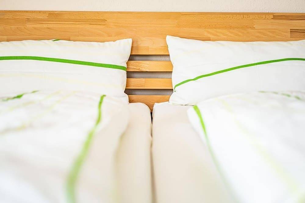 Ganze Wohnung, Doppelzimmer Schlicke  mit Dusche, Wc - Linde, Landhaus in Seeg, Bayerisch Schwaben