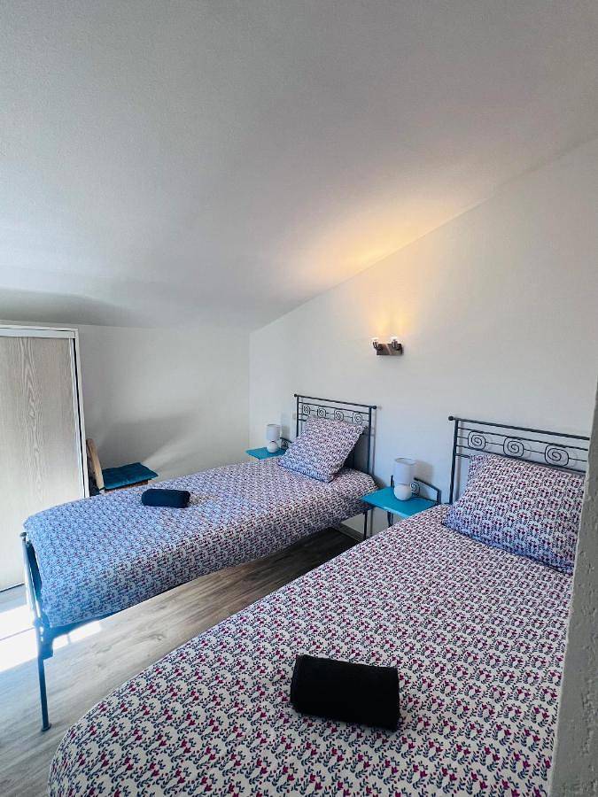 Appartement entier, Two-Bedroom Apartment in Gallargues-le-Montueux, Côte méditerranéenne (France)
