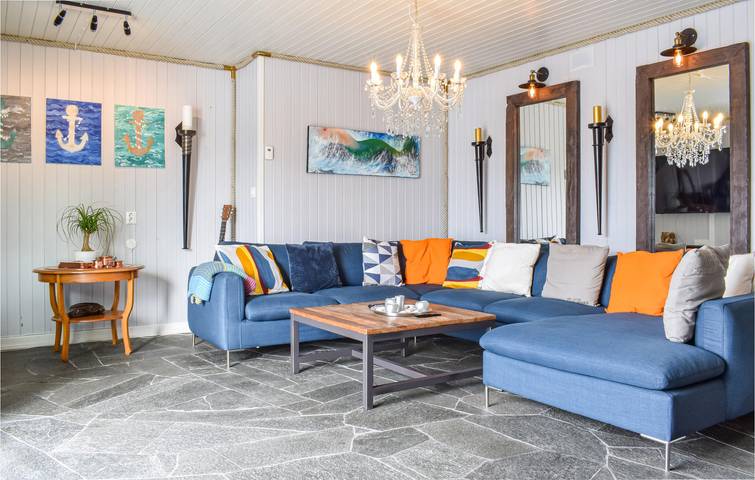 Ferienhaus für 11 Personen mit Whirlpool in Os