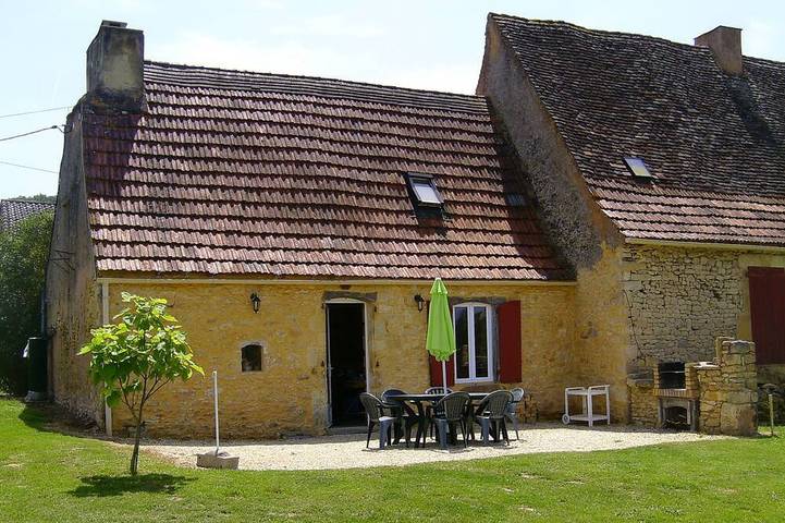 Gîte pour 8 personnes, avec Balcon/Terrasse et Terrasse ainsi que Jardin et Piscine à Siorac-en-Périgord