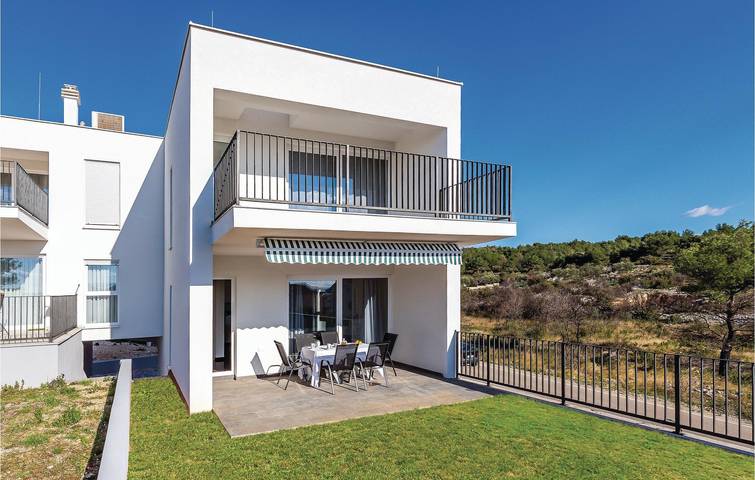 Ferienhaus für 6 Personen, mit Terrasse in Sibenik